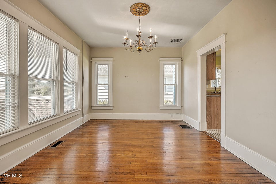 Photo #17: 1009 Lawrence Avenue