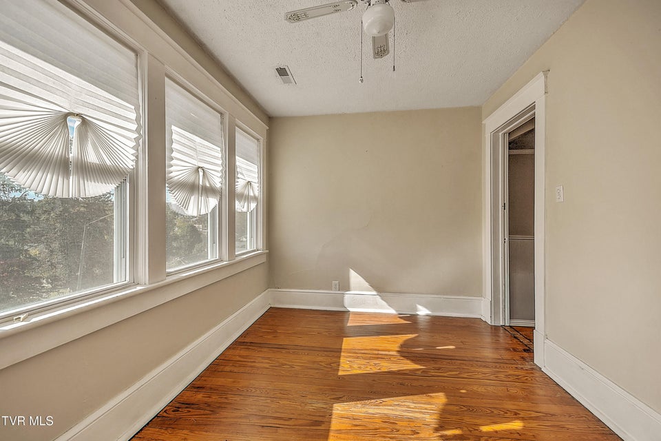 Photo #32: 1009 Lawrence Avenue