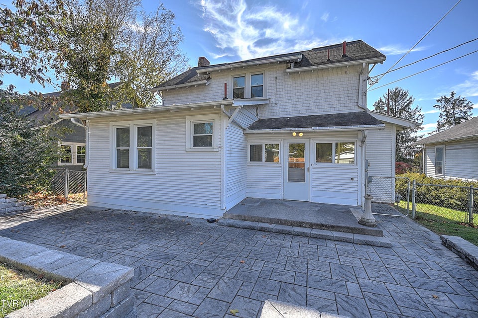 Photo #44: 1009 Lawrence Avenue