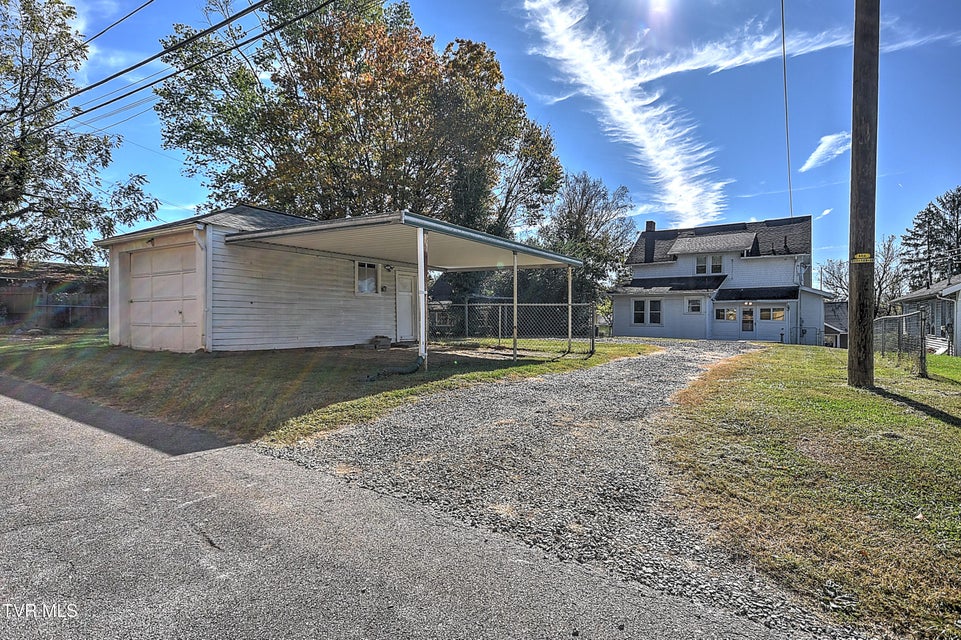 Photo #48: 1009 Lawrence Avenue