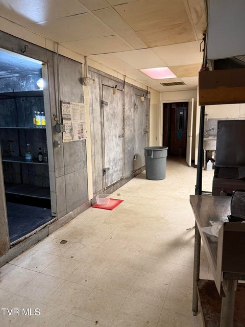 Photo #54: 1801 Lakeview Dr Drive