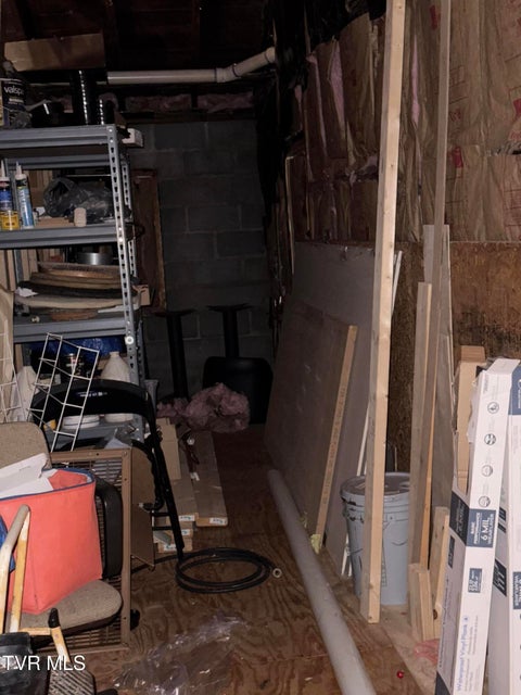 Photo #35: 1801 Lakeview Dr Drive