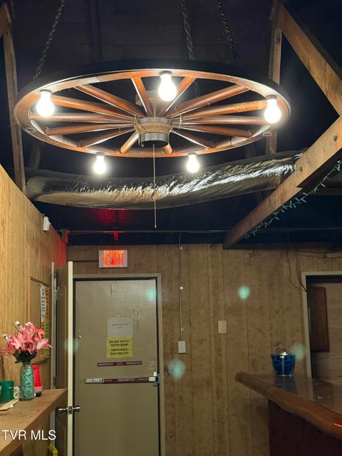 Photo #33: 1801 Lakeview Dr Drive