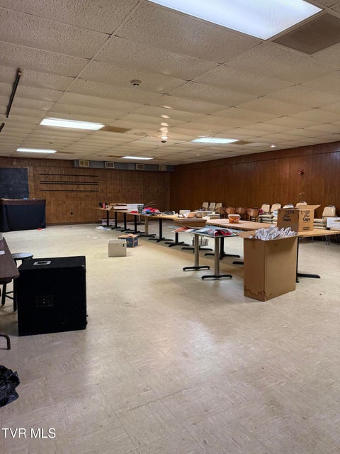 Photo #24: 1801 Lakeview Dr Drive