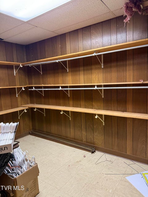 Photo #23: 1801 Lakeview Dr Drive