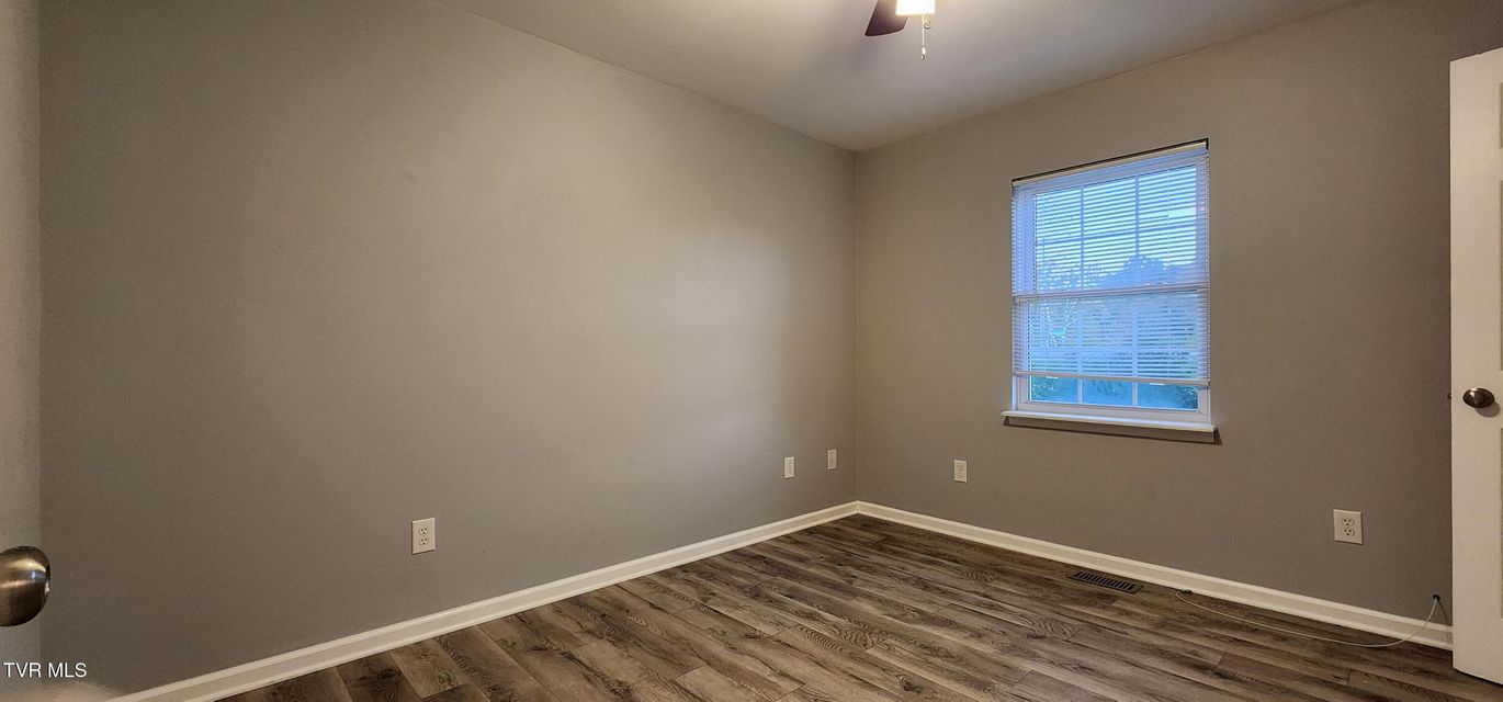 Photo #13: 214 Hallock Drive