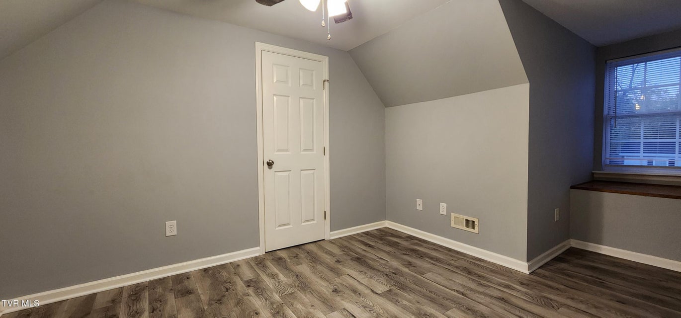 Photo #18: 214 Hallock Drive