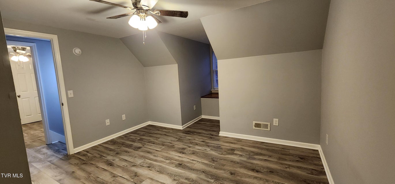 Photo #23: 214 Hallock Drive
