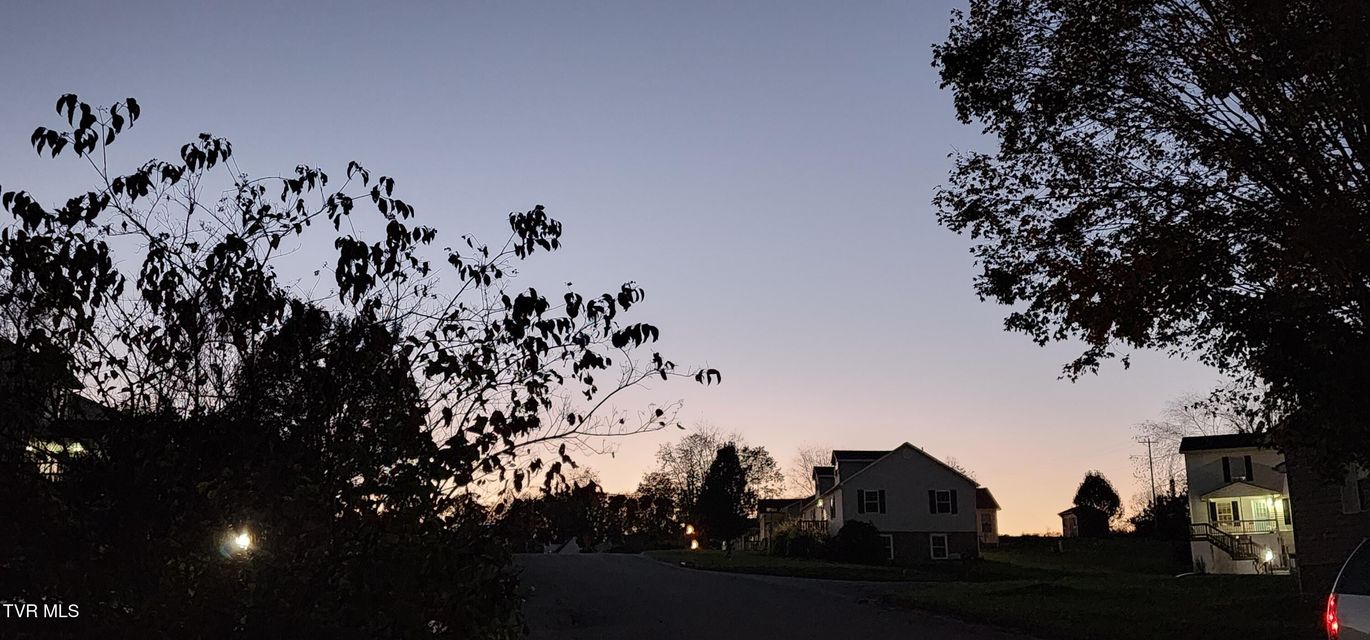 Photo #35: 214 Hallock Drive