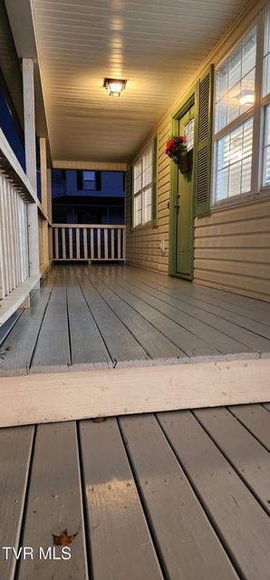 Photo #34: 214 Hallock Drive