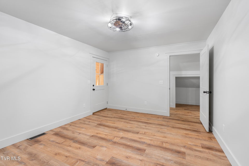 Photo #37: 1370 Iron Bridge Road