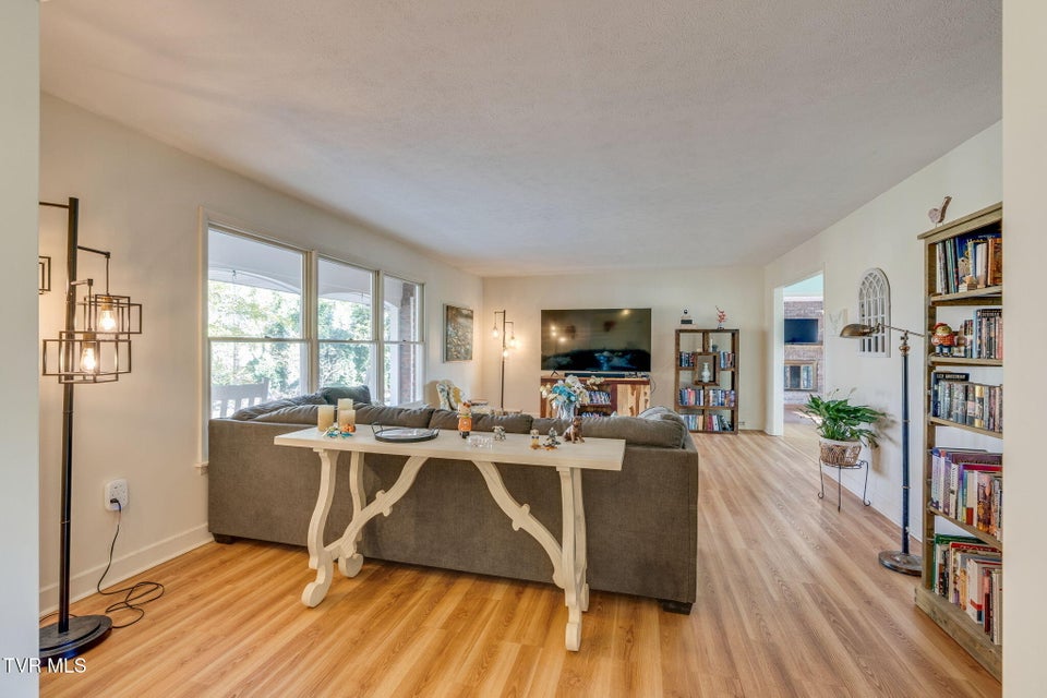 Photo #7: 141 Otari Drive