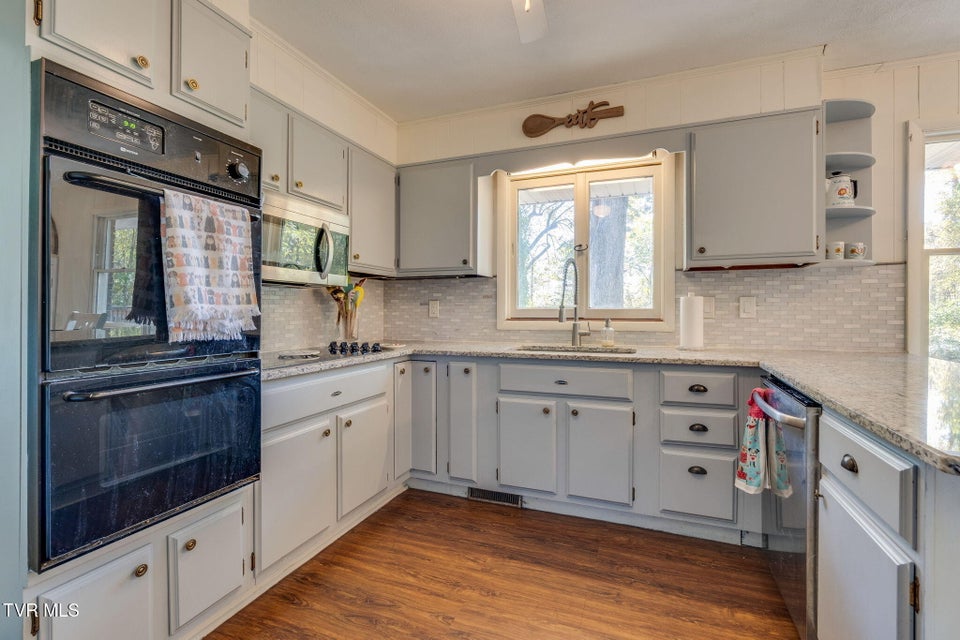 Photo #15: 141 Otari Drive