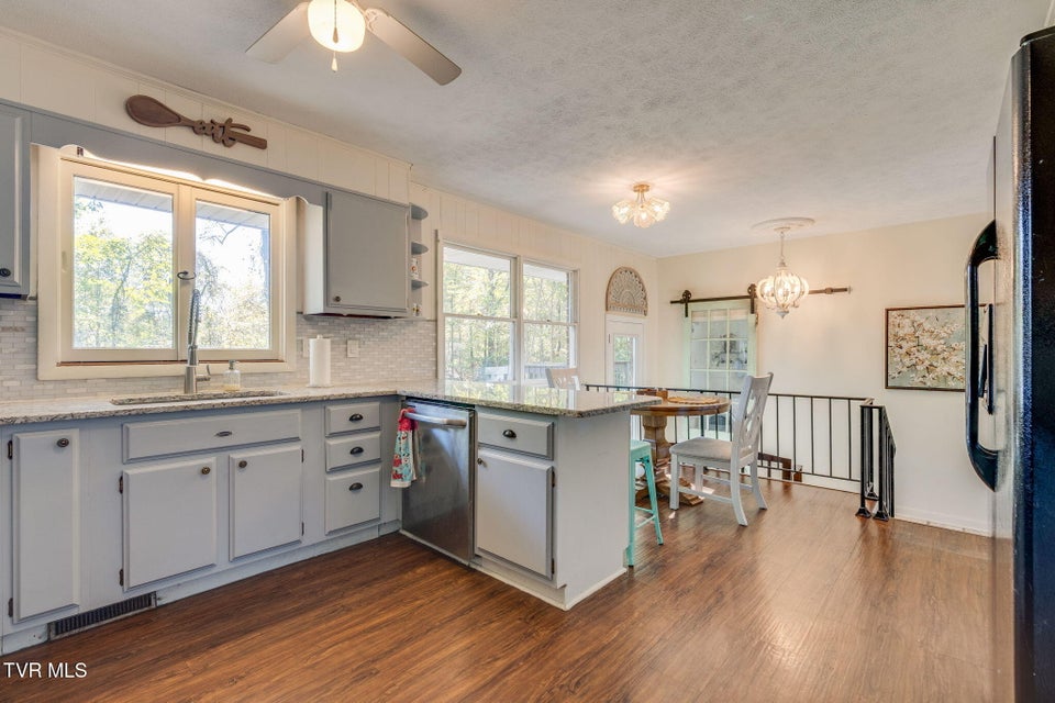 Photo #16: 141 Otari Drive