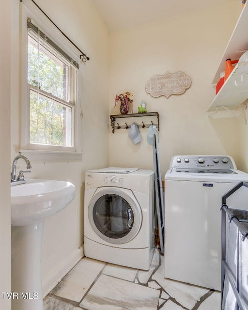 Photo #31: 141 Otari Drive