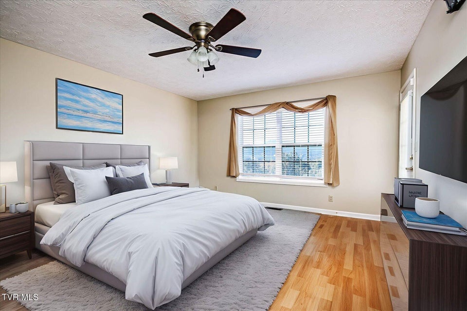 Photo #18: 953 Cornerstone Court