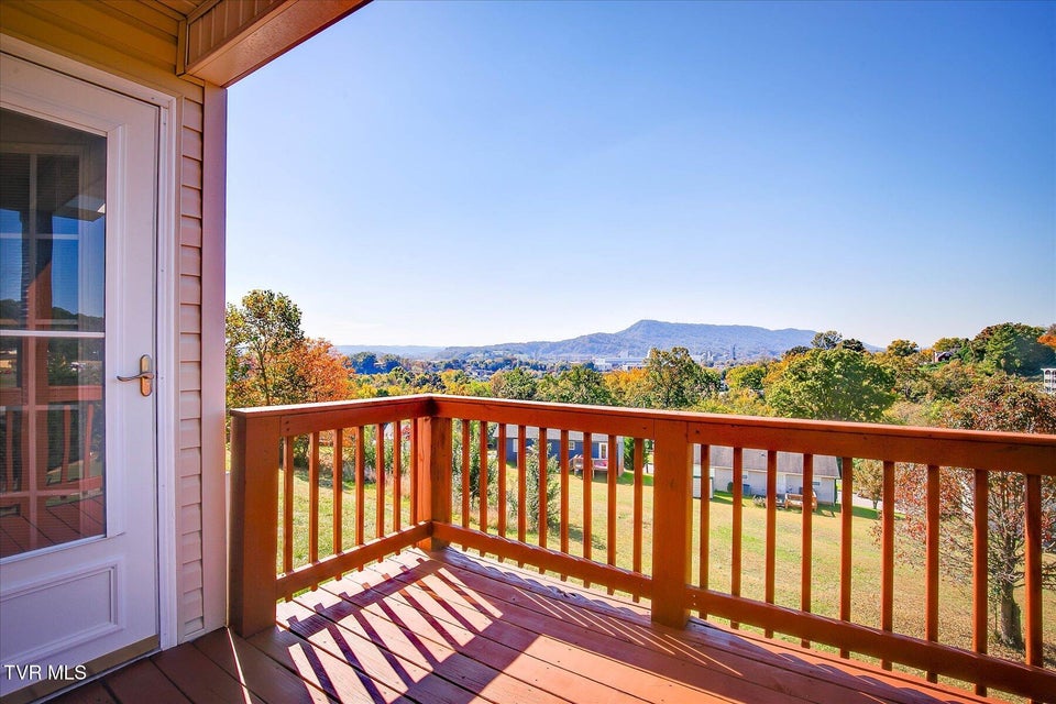 Photo #21: 953 Cornerstone Court