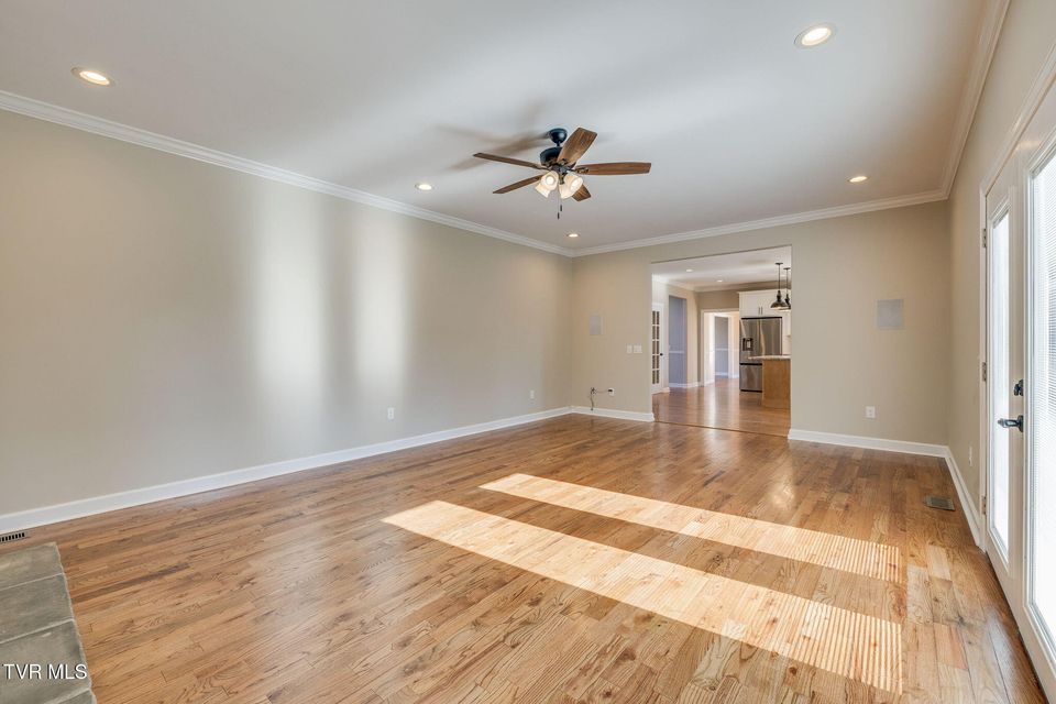 Photo #10: 6 Carriage Court