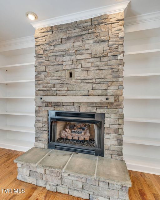 Photo #11: 6 Carriage Court