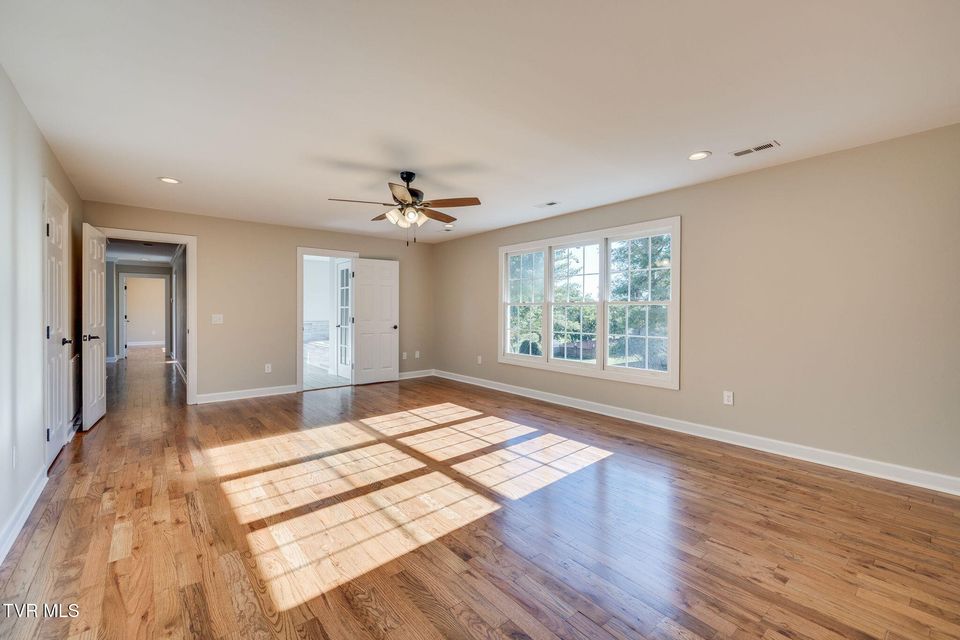 Photo #25: 6 Carriage Court