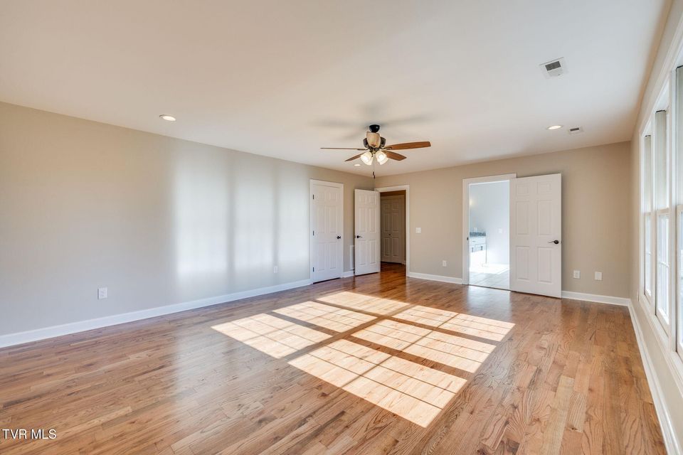 Photo #26: 6 Carriage Court