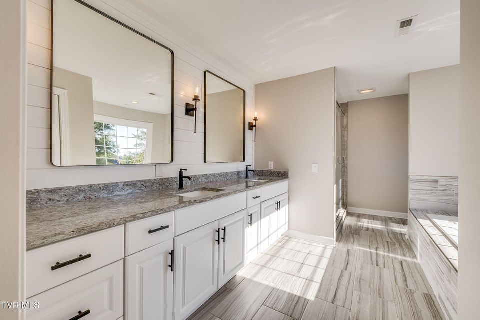 Photo #27: 6 Carriage Court