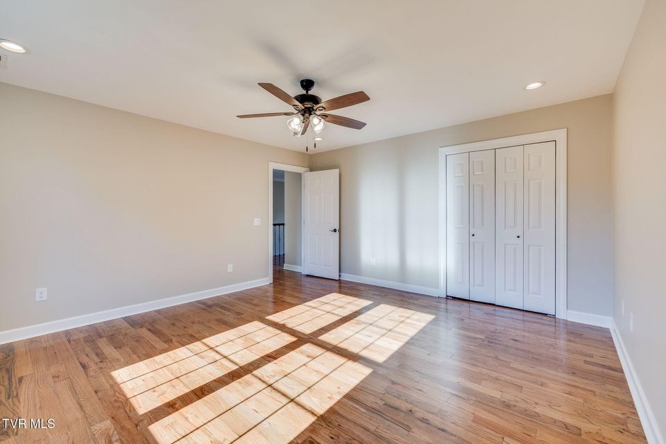 Photo #32: 6 Carriage Court