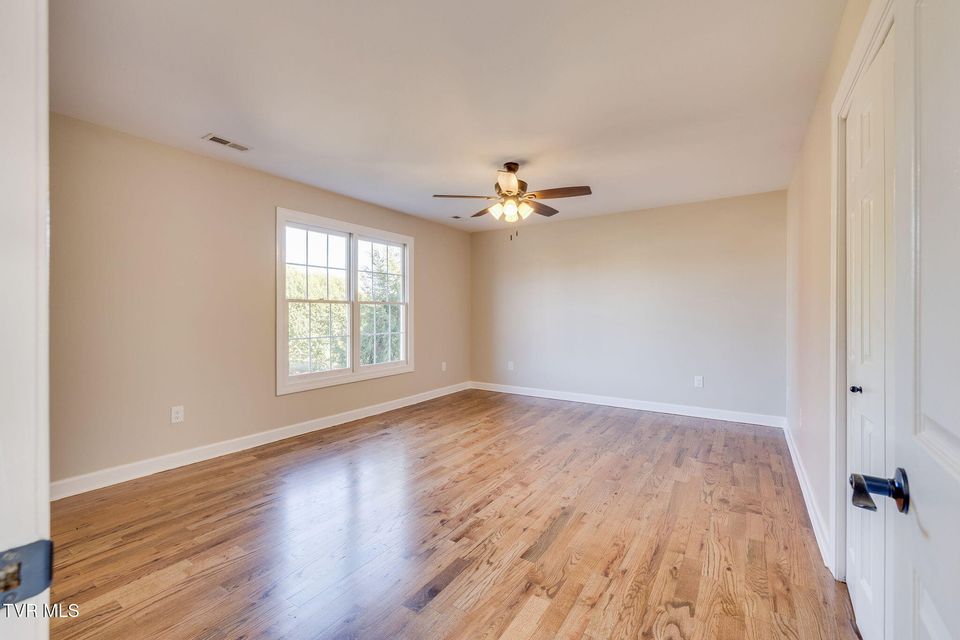 Photo #34: 6 Carriage Court