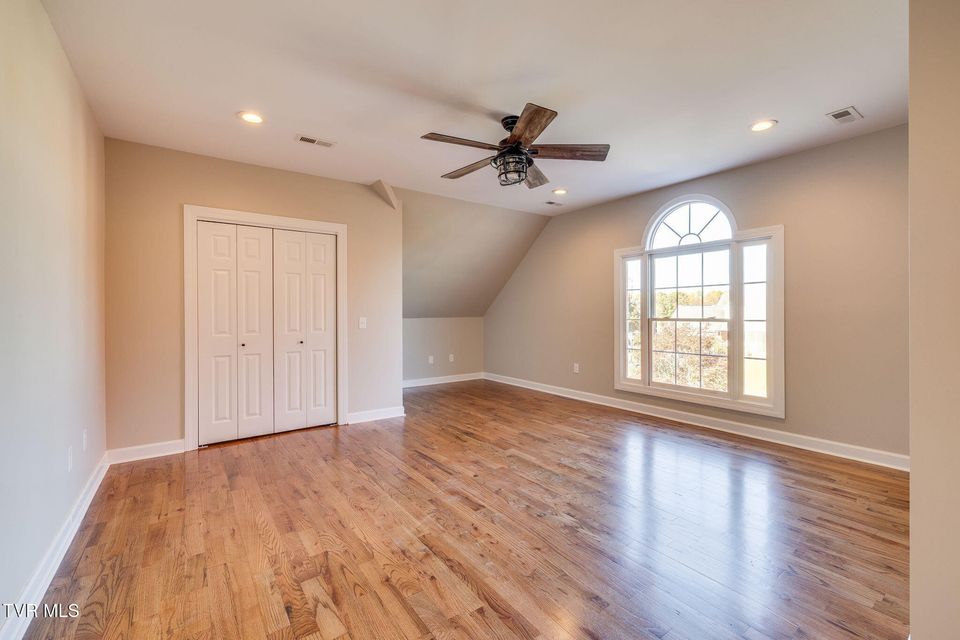 Photo #36: 6 Carriage Court