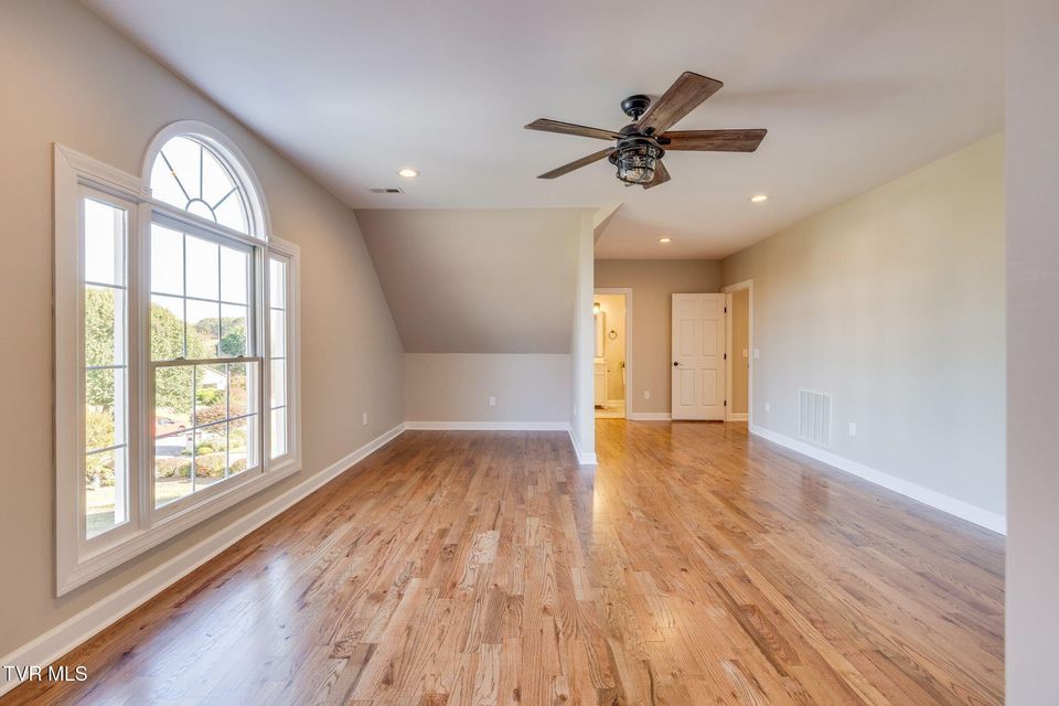 Photo #37: 6 Carriage Court