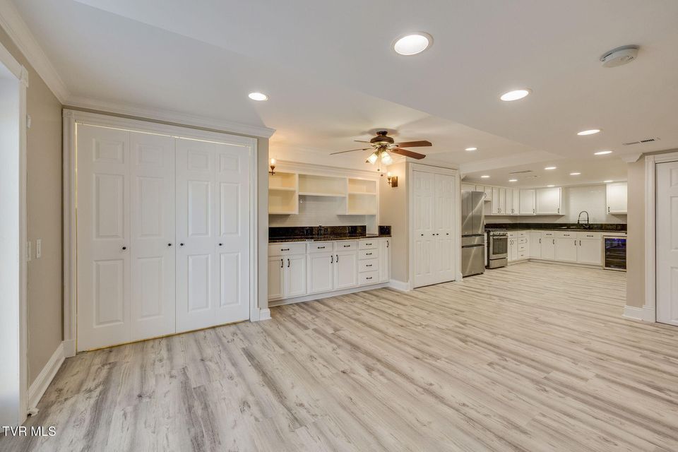 Photo #44: 6 Carriage Court