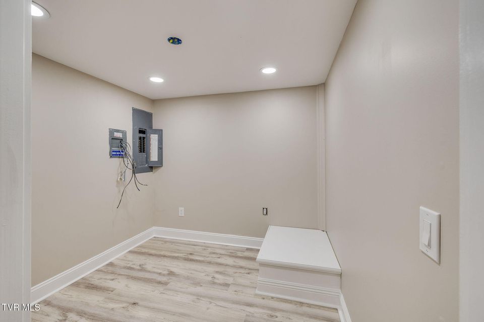 Photo #50: 6 Carriage Court