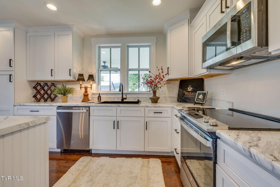 Photo #14: 403 Silver Lake Road