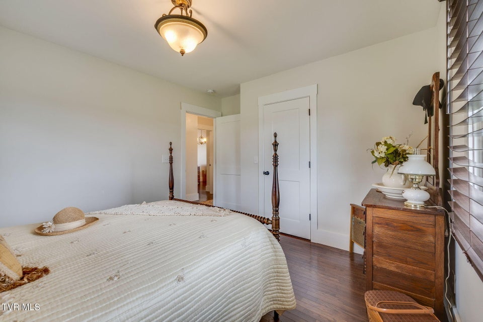 Photo #18: 403 Silver Lake Road