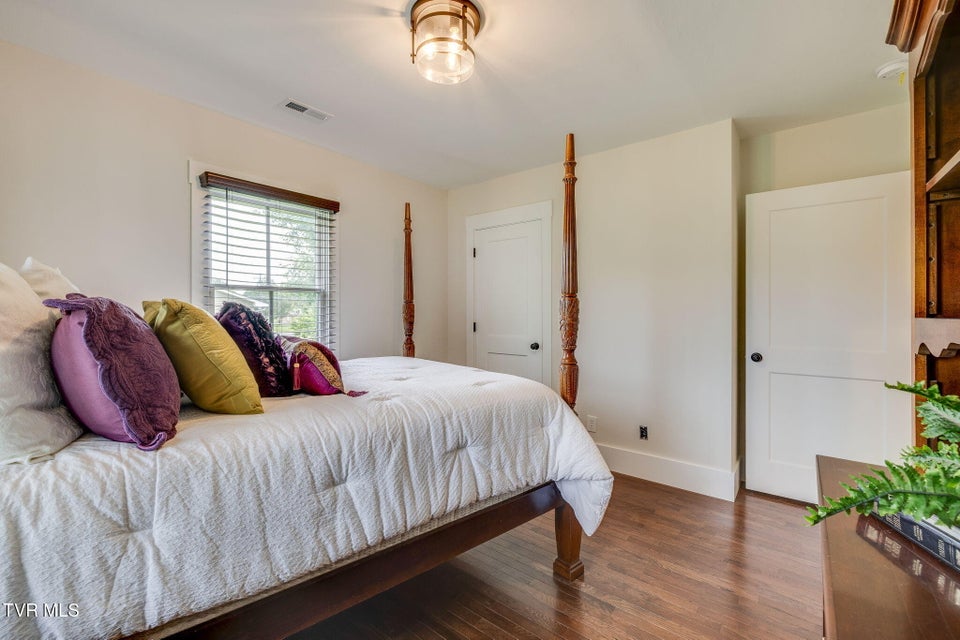 Photo #21: 403 Silver Lake Road