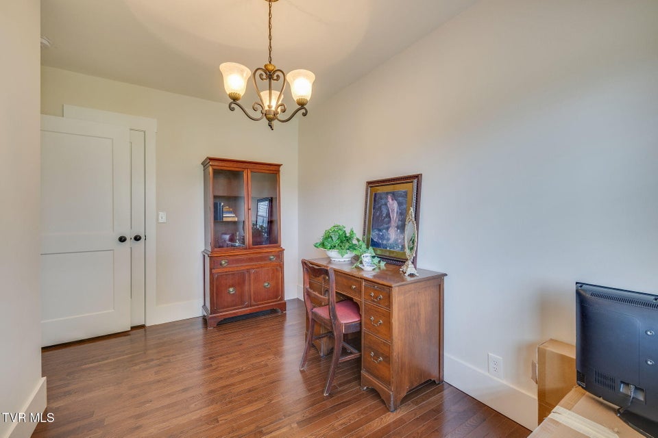 Photo #23: 403 Silver Lake Road