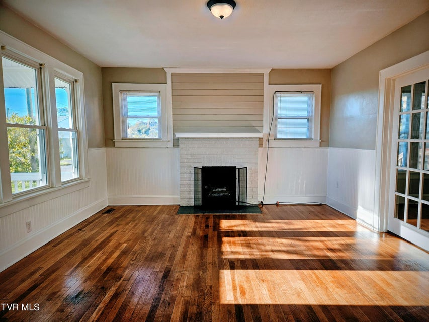 Photo #4: 345 Montpelier Avenue