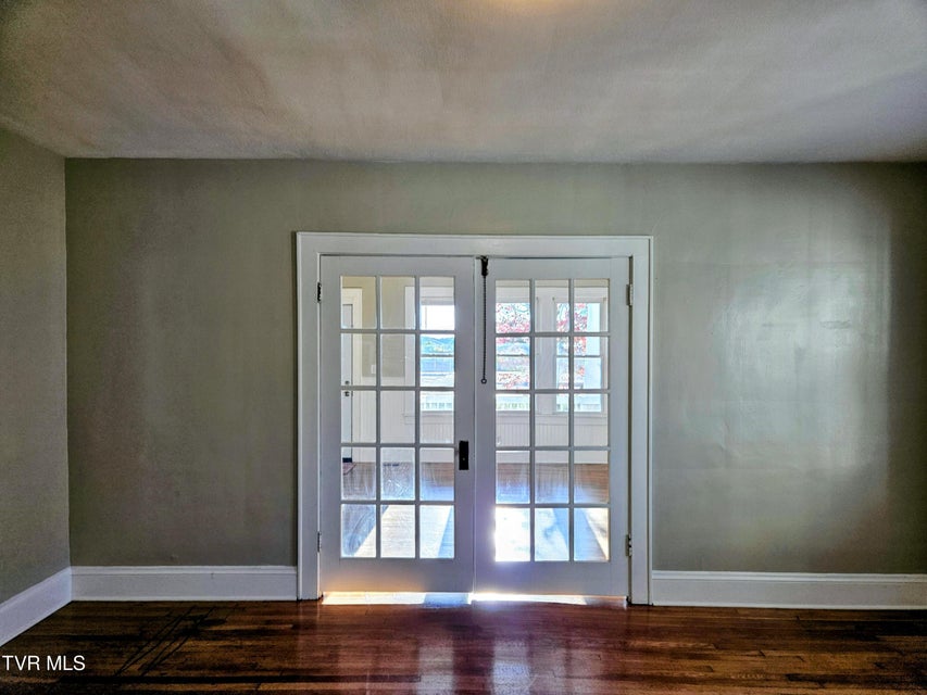 Photo #6: 345 Montpelier Avenue