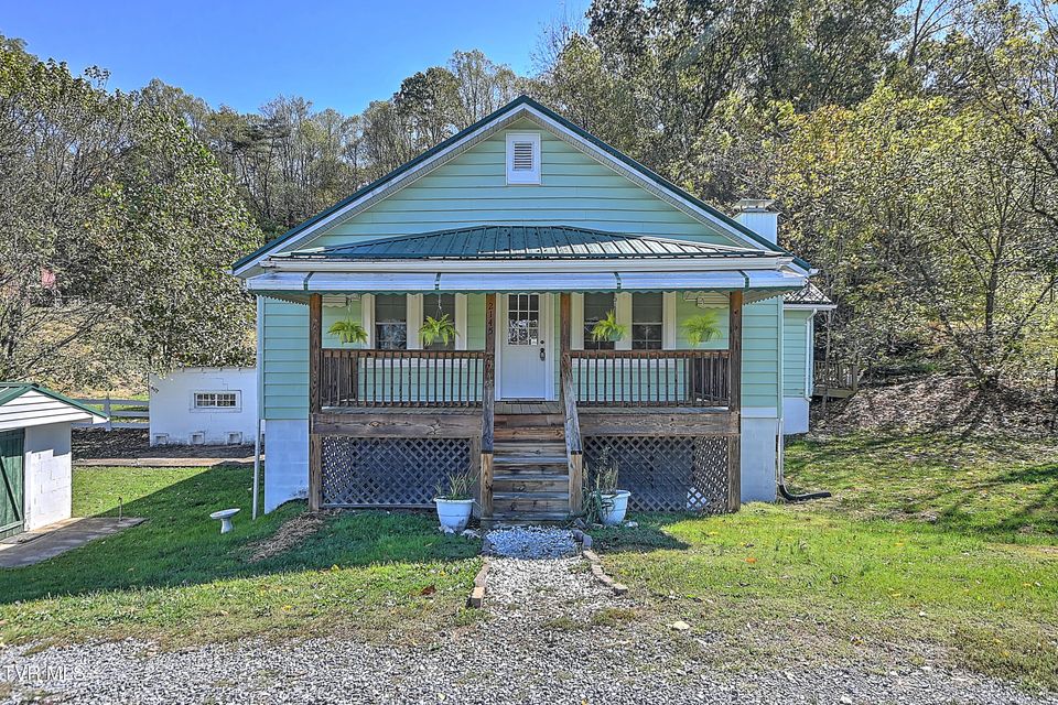 Photo #2: 2145 Highway 93 