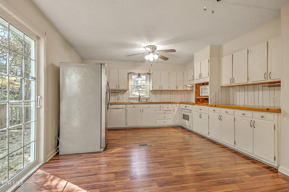 Photo #15: 2145 Highway 93 