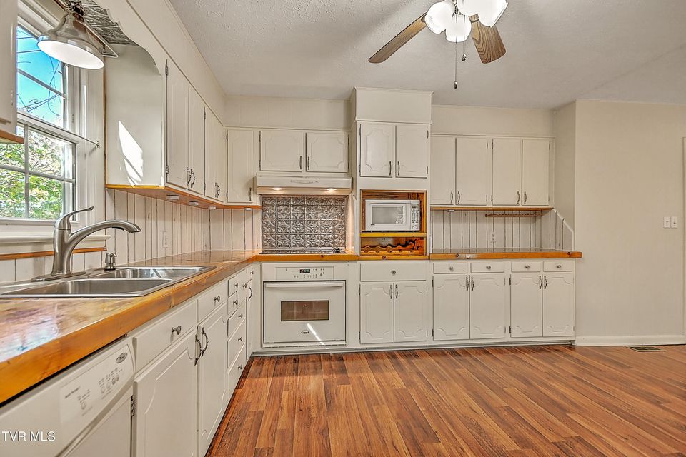 Photo #16: 2145 Highway 93 