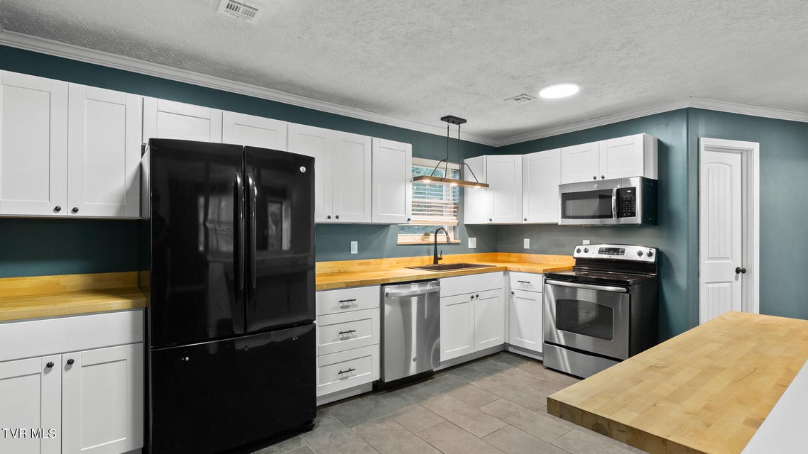 Photo #12: 6005 Shady Grove Road