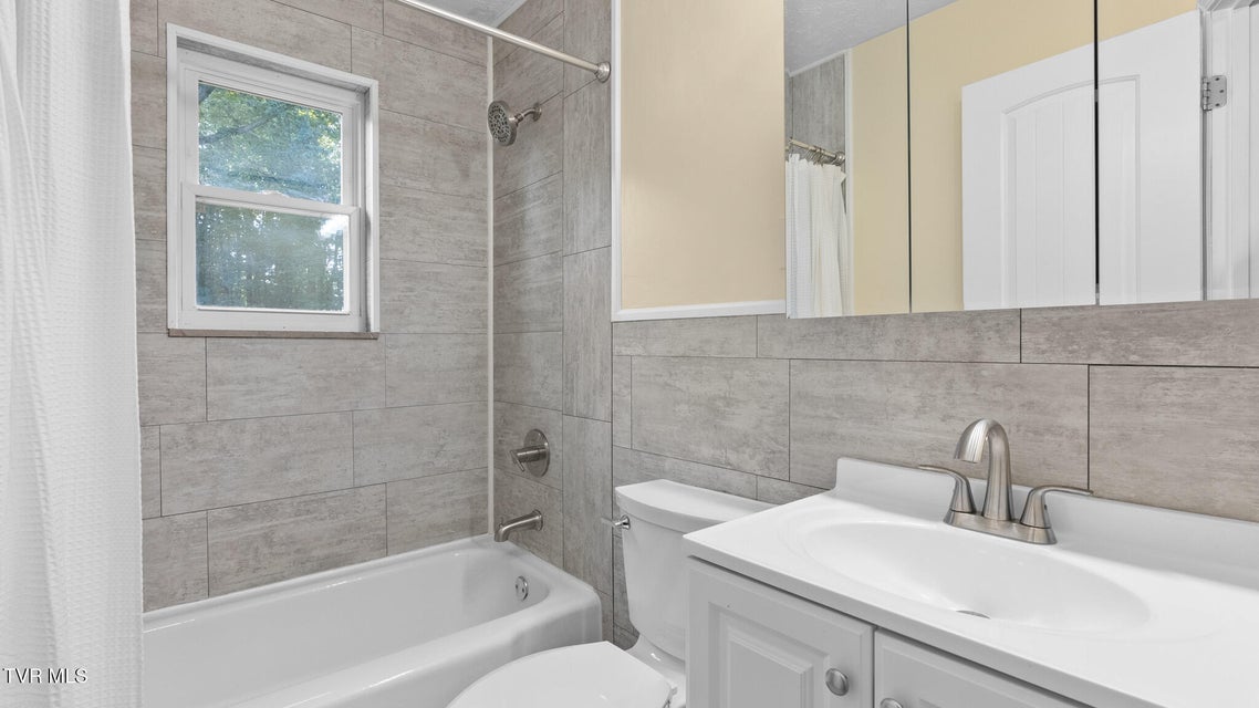 Photo #16: 6005 Shady Grove Road