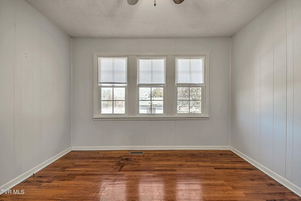 Photo #31: 2145 Highway 93 