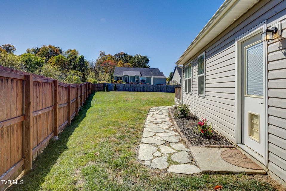 Photo #18: 6 Dartmoor Road