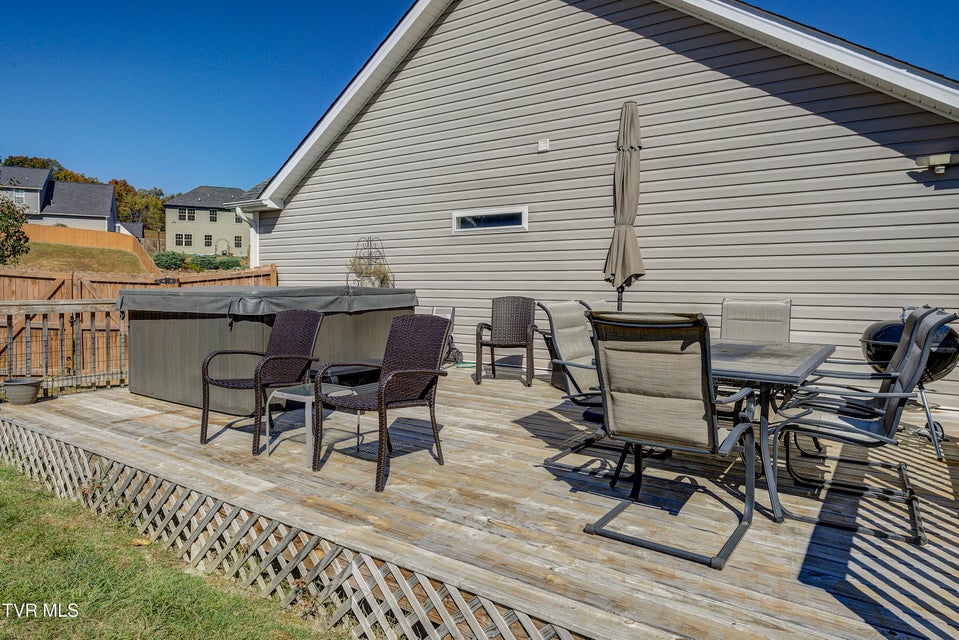 Photo #39: 6 Dartmoor Road