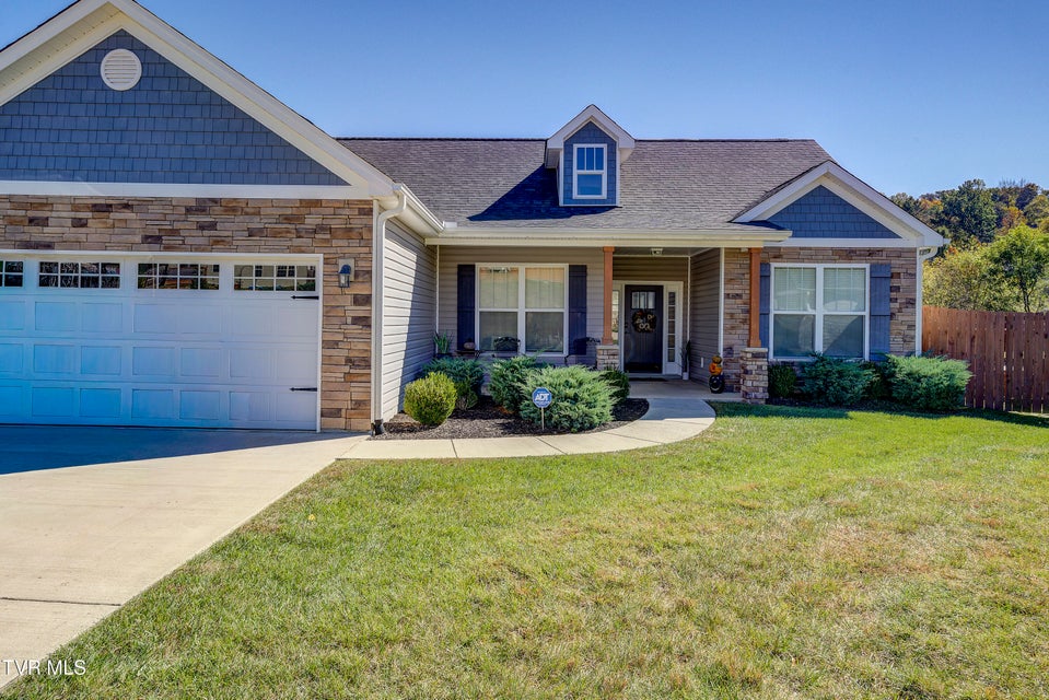 Photo #2: 6 Dartmoor Road