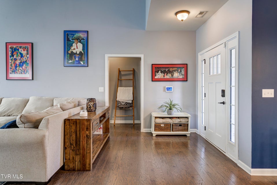 Photo #9: 6 Dartmoor Road