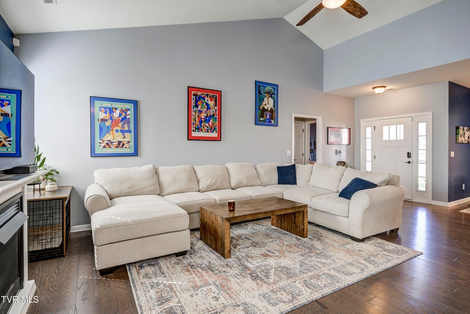 Photo #10: 6 Dartmoor Road