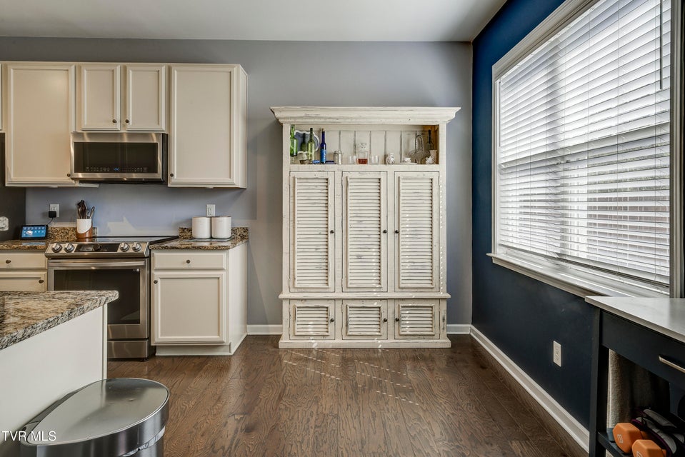 Photo #25: 6 Dartmoor Road